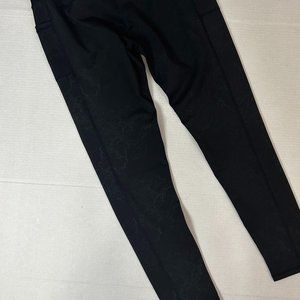 MODERN BALANCE Leggings